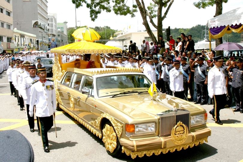 The Sultan of Brunei has around 7000 cars