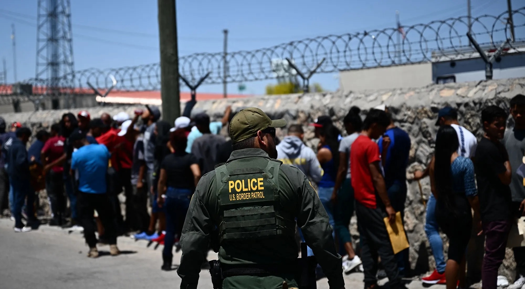 CBP denies that a border agent allowed a group of immigrants to cross into the United States
