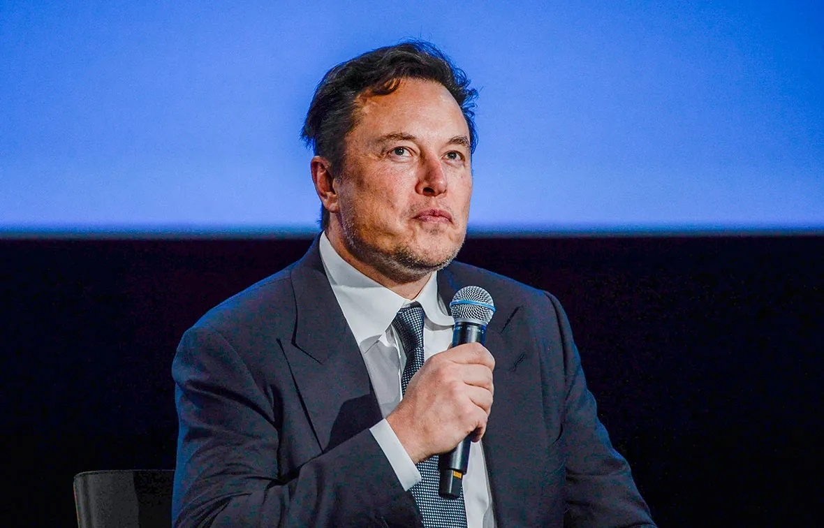 Elon Musk takes aim at the Justice Department for having a lot of interest in persecuting Trump