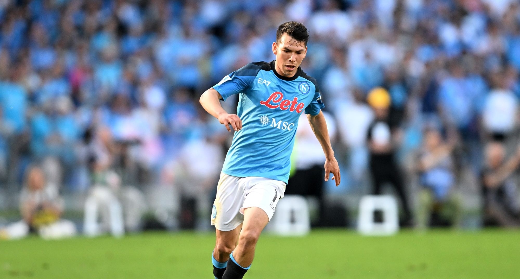 New Mexican in the Premier League Hirving Lozano is the target of a team in England
