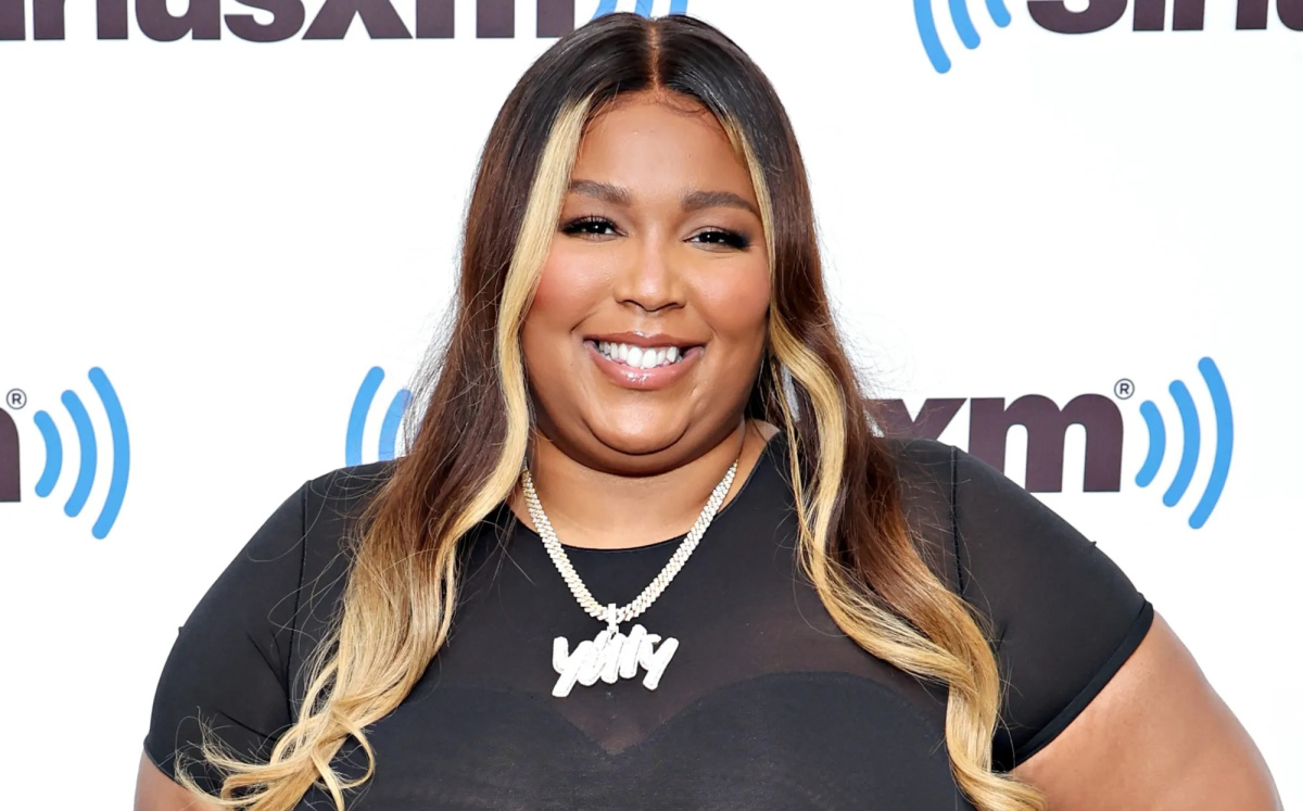 Lizzo breaks the silence before the lawsuit filed against her by three dancers - Gossibox.com