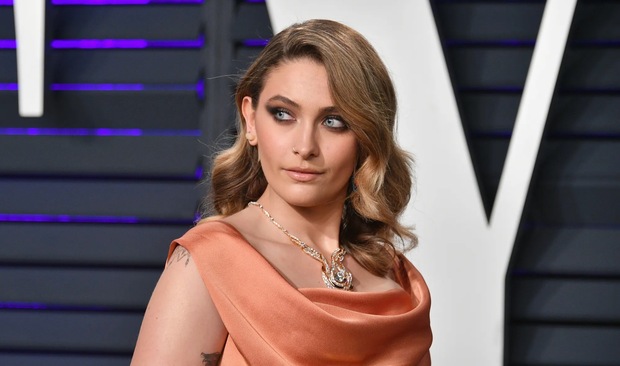 Paris Michael Jacksons daughter gets a tremendous scare after a robbery at her Los Angeles mansion - Gossibox.com