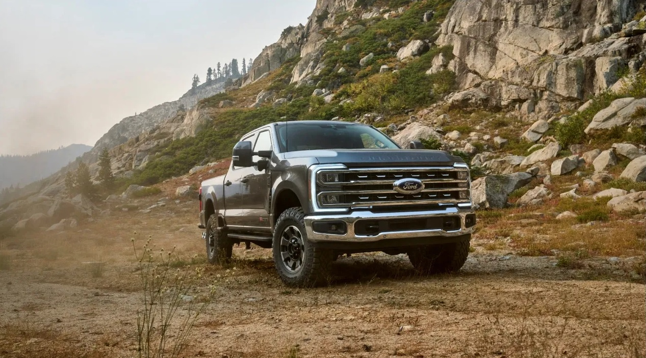 Multi engine offers the 2023 Ford Super Duty for demanding tasks - Gossibox.com