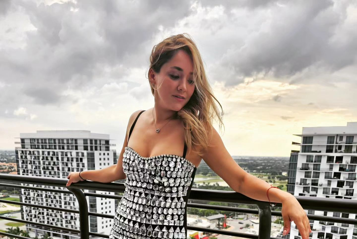 Sherlyn in Miami that showed off her figure with a minidress - Gossibox.com