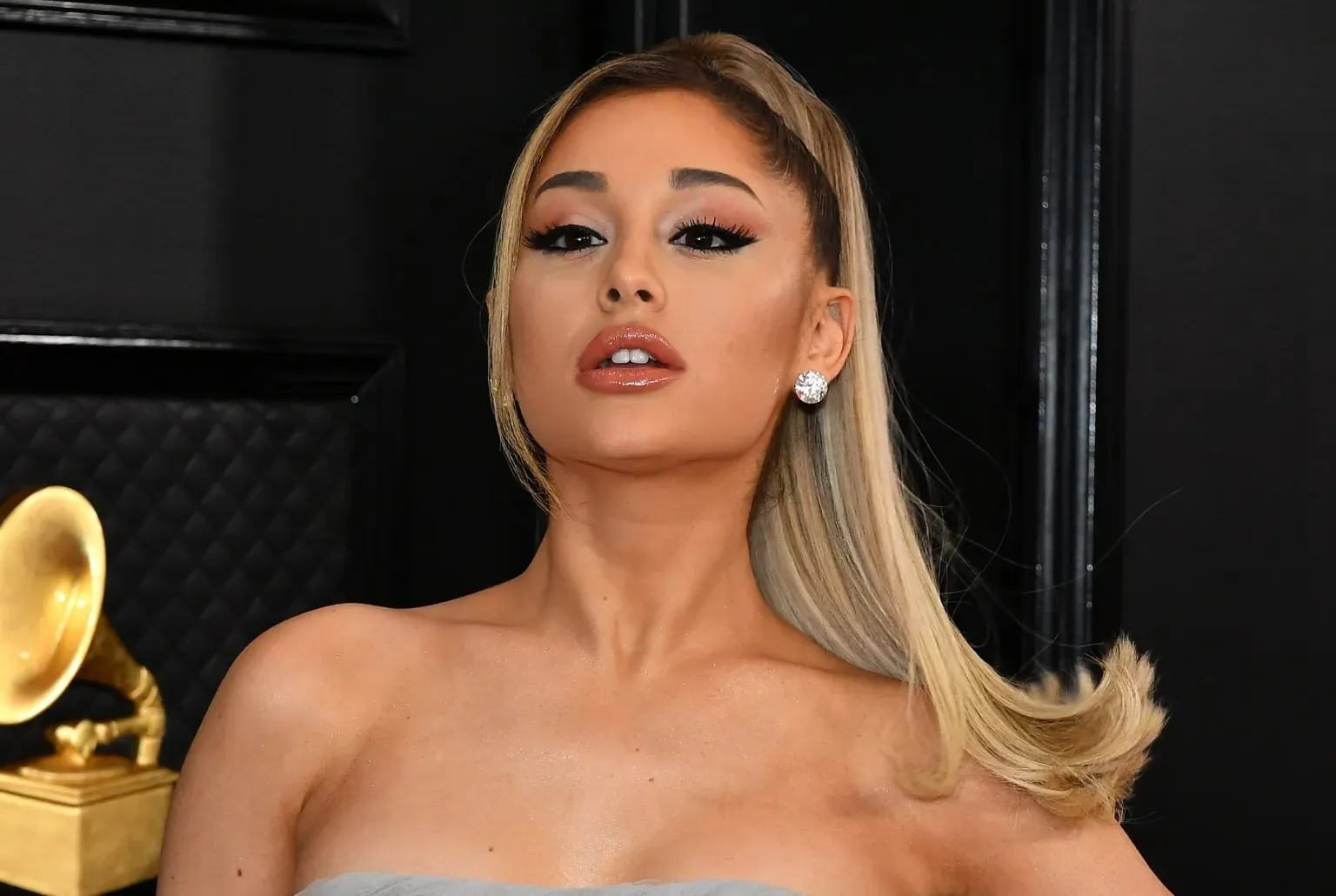 Ariana Grande got fed up with Botox and fillers She told everything for Vogue