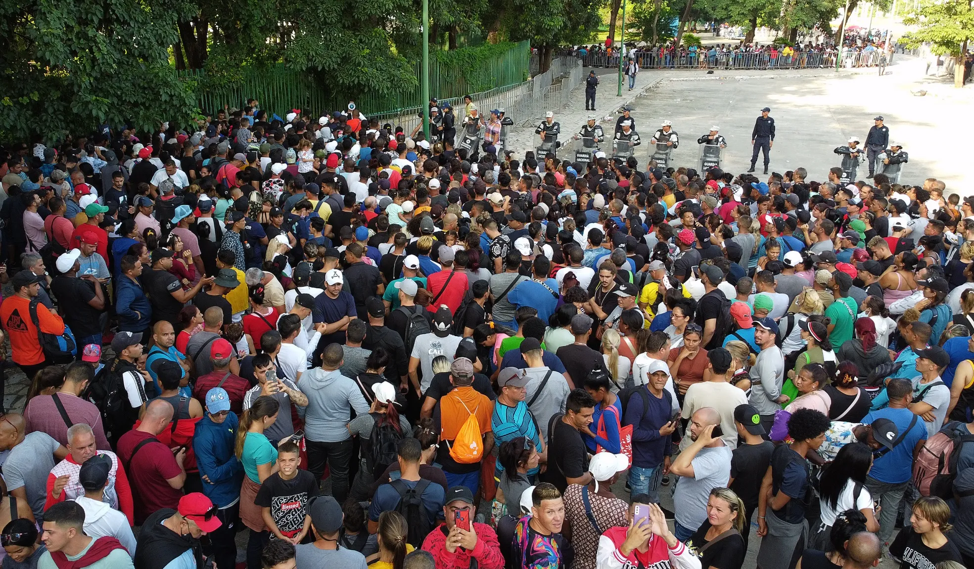 Migration crisis Mexico treated 20000 immigrants as refugees in 2 weeks - Gossibox.com