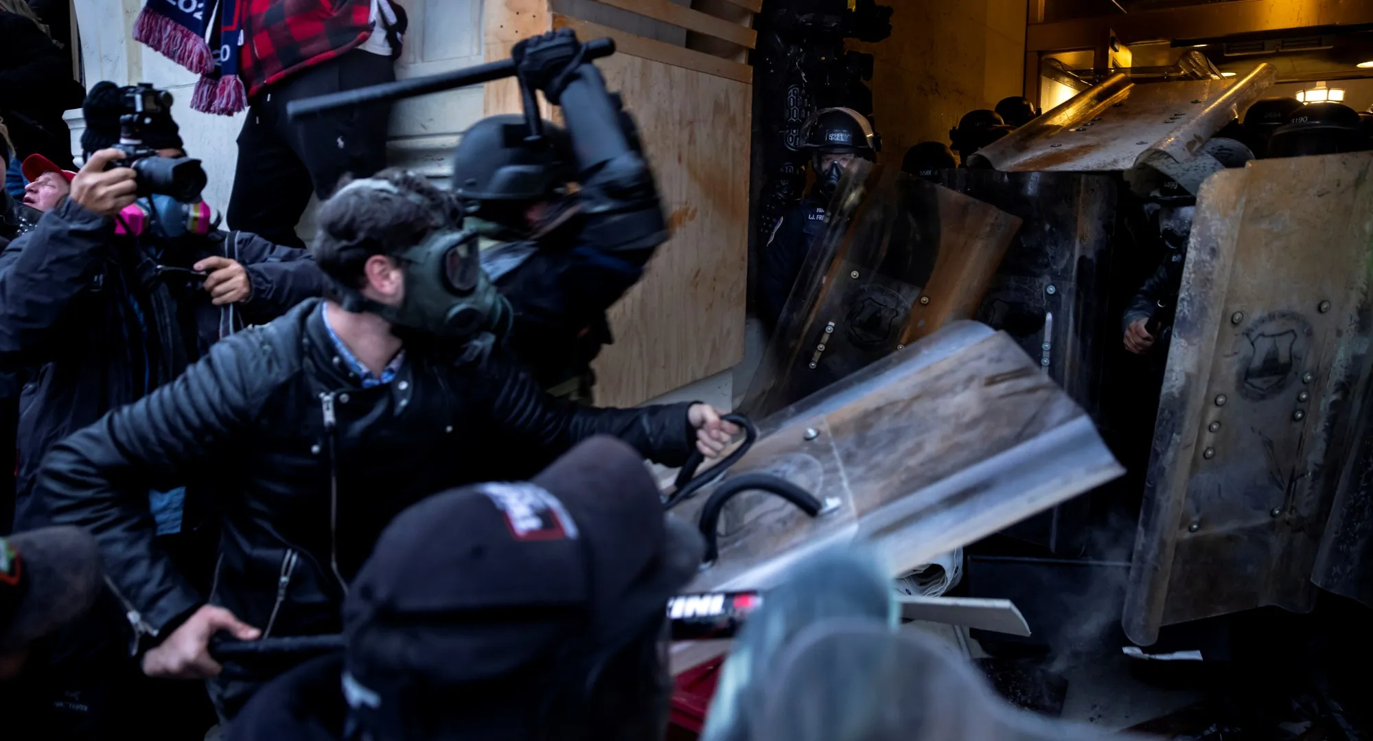 Trump cannot use immunity to avoid Capitol police lawsuits - Gossibox.com