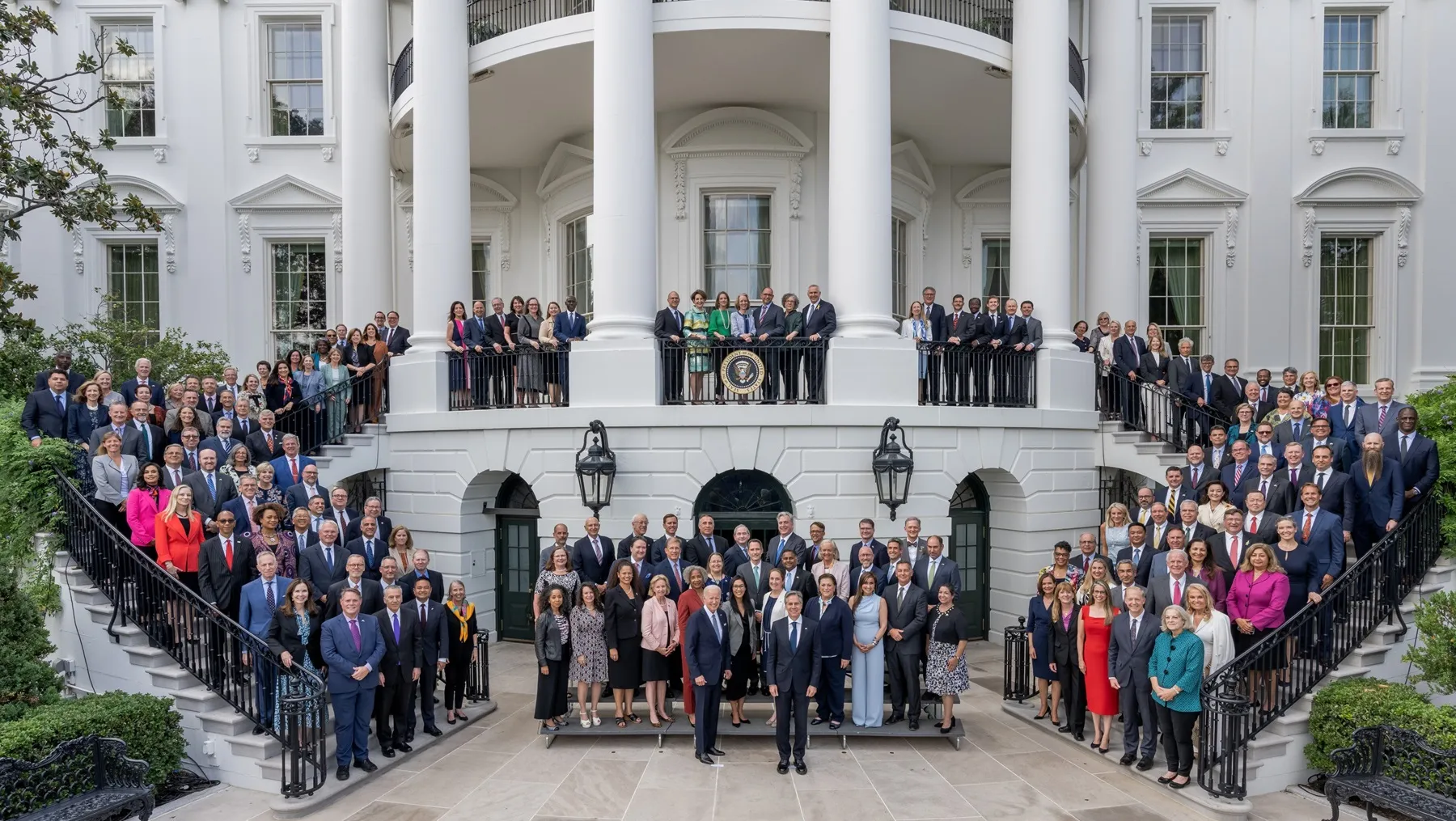 Reflecting on the Pivotal Moments Top News Stories in the United States in 2023 - Gossibox.com