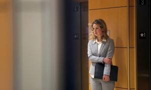 Elizabeth Holmes enters prison: what is the prison like where the Silicon Valley businesswoman convicted of millionaire