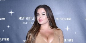Anastasiya Kvitko steals sighs with a tremendous neckline that highlights her charms